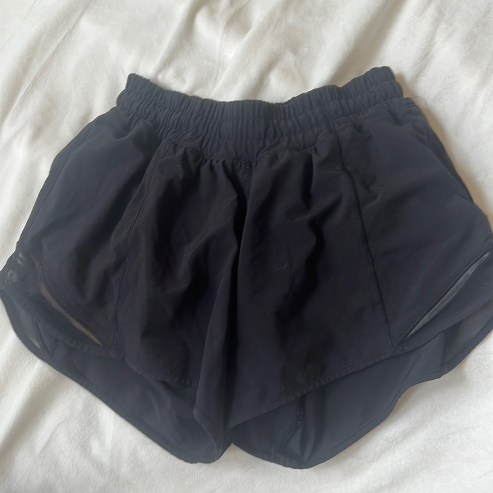 Lululemon Hotty hot short size 2 tall